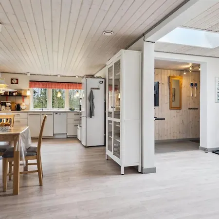 Harthe - 800m From The Sea By Interhome *